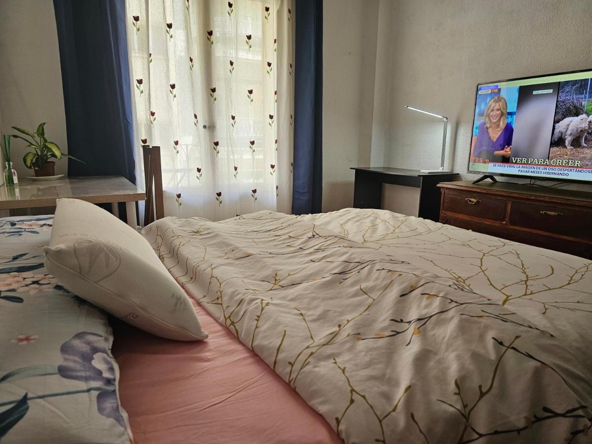 Centrica Habitacion Bed & Breakfast Madrid Luaran gambar