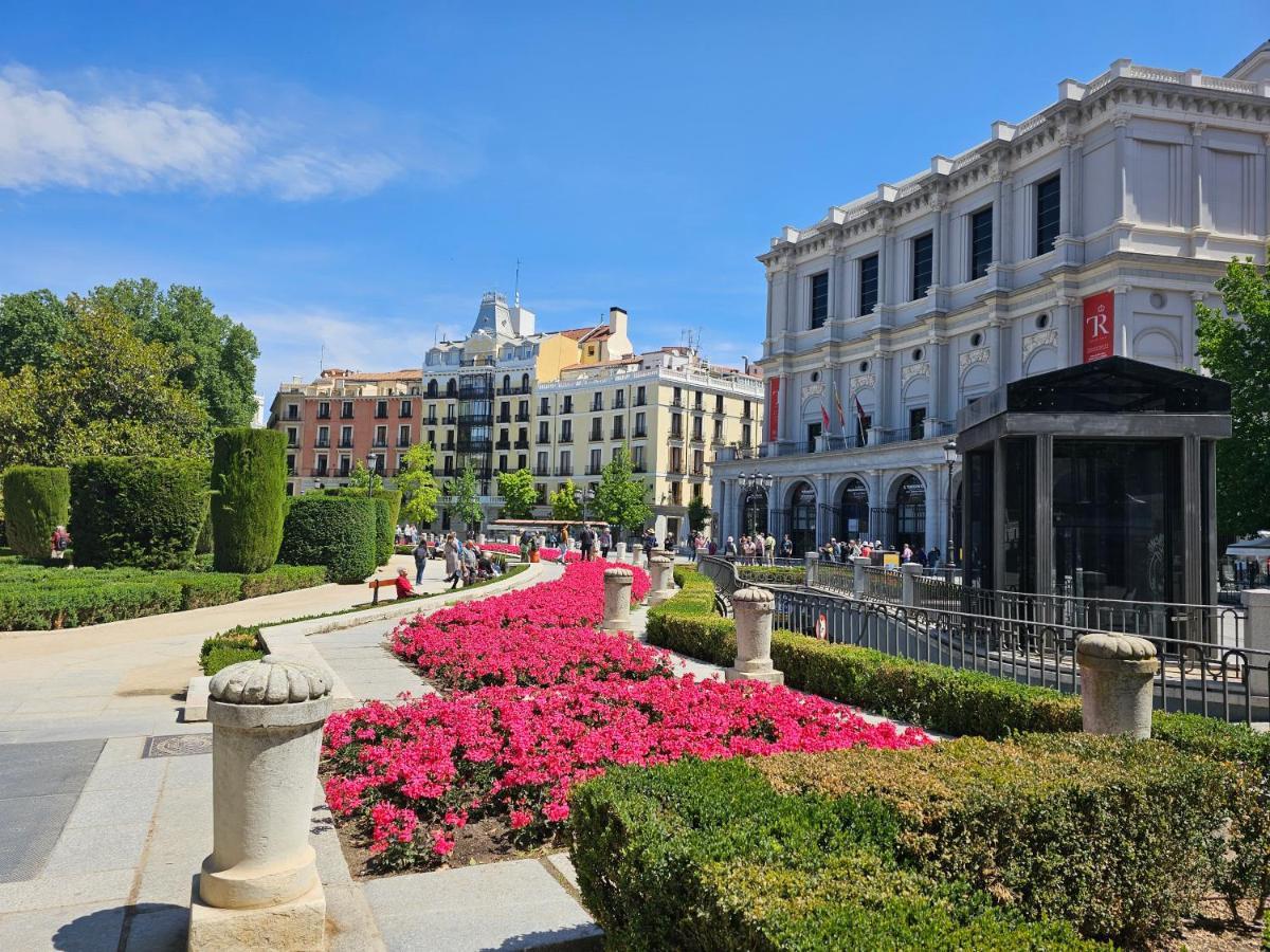 Centrica Habitacion Bed & Breakfast Madrid Luaran gambar